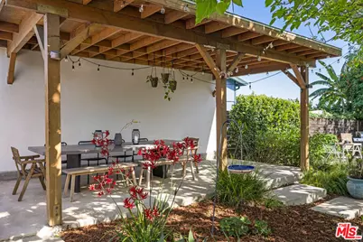 5624 Stratford Rd, Los Angeles, CA 90042 - Photo 22