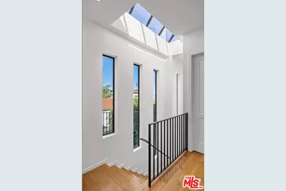 8241 Lincoln Ter, Los Angeles, CA 90069 - Photo 10