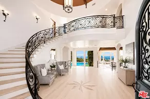 1260 St Ives Pl, Los Angeles, CA 90069 - Photo 2