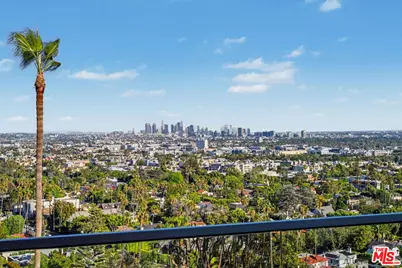 7944 Fareholm Dr, Los Angeles, CA 90046 - Photo 10