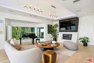 7944 Fareholm Dr, Los Angeles, CA 90046 - Photo 6