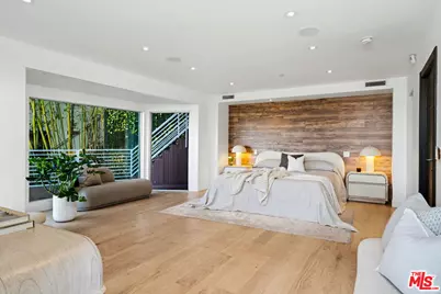 7944 Fareholm Dr, Los Angeles, CA 90046 - Photo 20