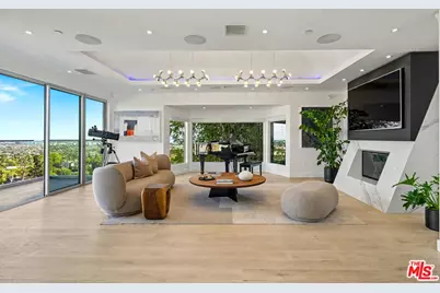 7944 Fareholm Dr, Los Angeles, CA 90046 - Photo 8