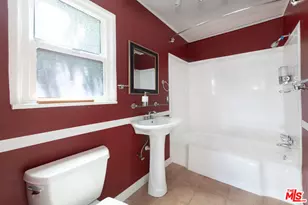 2008 S Bedford St, Los Angeles, CA 90034 - Photo 16