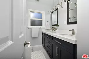 22025 De La Osa St, Woodland Hills, CA 91364 - Photo 30