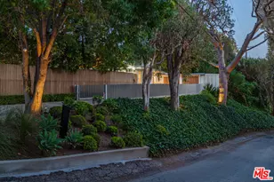 586 Lorna Ln, Los Angeles, CA 90049 - Photo 44