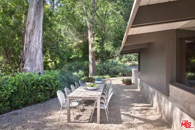 12450 Rochedale Ln, Los Angeles, CA 90049 - Photo 10