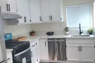 1301 S Amantha Ave, Compton, CA 90220 - Photo 6
