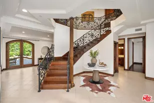 5018 Woodley Ave, Encino, CA 91436 - Photo 2