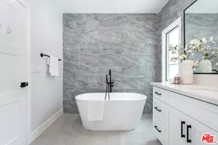 732 N Cherokee Ave, Los Angeles, CA 90038 - Photo 14