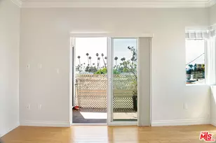 3061 W 12th Pl, Los Angeles, CA 90006 - Photo 24