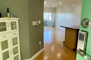 3061 W 12th Pl, Los Angeles, CA 90006 - Photo 4
