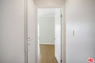 3061 W 12th Pl, Los Angeles, CA 90006 - Photo 32
