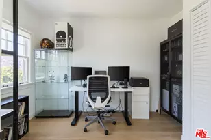 1640 S Gramercy Pl, Los Angeles, CA 90019 - Photo 32