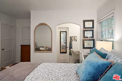 1042 Hi Point St, Los Angeles, CA 90035 - Photo 14