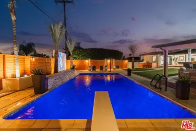5328 W 62nd St, Los Angeles, CA 90056 - Photo 32