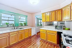 3025 Edgehill Dr, Los Angeles, CA 90018 - Photo 34