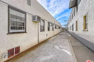3025 Edgehill Dr, Los Angeles, CA 90018 - Photo 50