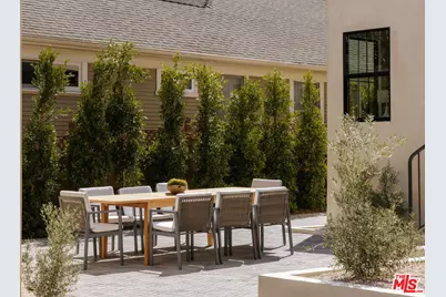 580 N Beachwood Dr, Los Angeles, CA 90004 - Photo 26