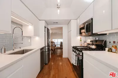 11868 Moorpark St #D, Studio City, CA 91604 - Photo 12