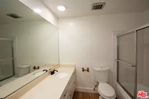 11515 Ohio Ave, Los Angeles, CA 90025 - Photo 14