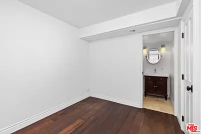 1060 Chantilly Rd, Los Angeles, CA 90077 - Photo 24