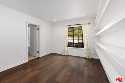 1060 Chantilly Rd, Los Angeles, CA 90077 - Photo 20