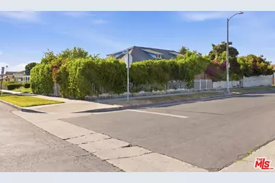 1801 W 43rd St, Los Angeles, CA 90062 - Photo 2