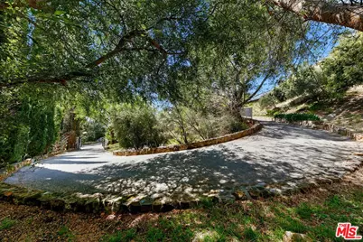 260 Loma Metisse Rd, Malibu, CA 90265 - Photo 6