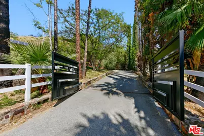 260 Loma Metisse Rd, Malibu, CA 90265 - Photo 4