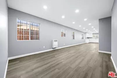 347 W 67th St, Los Angeles, CA 90003 - Photo 6