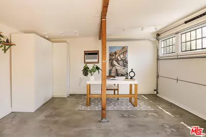 1961 Queensberry Rd, Pasadena, CA 91104 - Photo 24