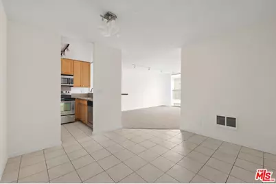 11645 Montana Ave #206, Los Angeles, CA 90049 - Photo 8