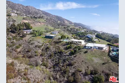 4615 Via Vienta St, Malibu, CA 90265 - Photo 16