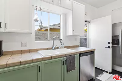 856 W Beach Ave #16, Inglewood, CA 90302 - Photo 16