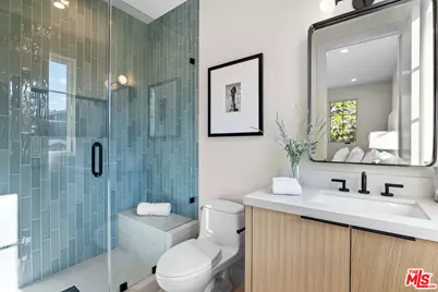 12000 Navy St, Los Angeles, CA 90066 - Photo 22