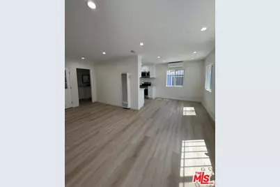 224 W 107th St, Los Angeles, CA 90003 - Photo 26