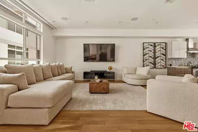 6728 W Hepburn Way, Los Angeles, CA 90038 - Photo 12
