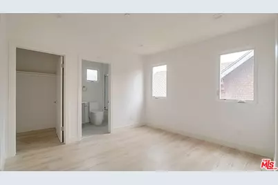 2209 6th Ave, Los Angeles, CA 90018 - Photo 8