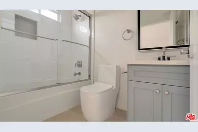 2209 6th Ave, Los Angeles, CA 90018 - Photo 46