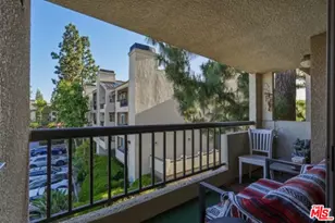 21450 Burbank Blvd, Woodland Hills, CA 91367 - Photo 4