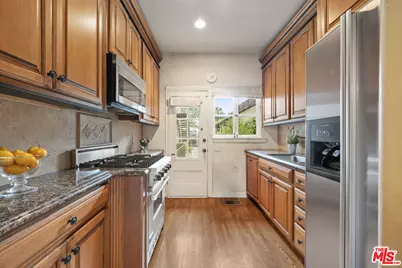10341 Wilshire Blvd, Los Angeles, CA 90024 - Photo 10