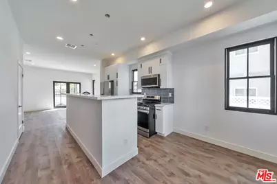 1024 Masselin Ave, Los Angeles, CA 90019 - Photo 4