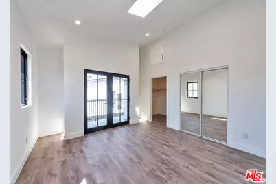 1024 Masselin Ave, Los Angeles, CA 90019 - Photo 12