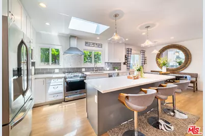 434 W Maple Ave, El Segundo, CA 90245 - Photo 8