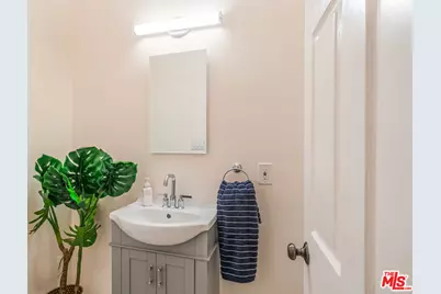 361 S Doheny Dr, Beverly Hills, CA 90211 - Photo 14