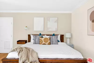 5910 W 77th Pl, Los Angeles, CA 90045 - Photo 10
