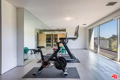 11951 Pinnacle Pl, Beverly Hills, CA 90210 - Photo 32