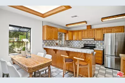 6155 Poppy Peak Dr, Los Angeles, CA 90042 - Photo 8