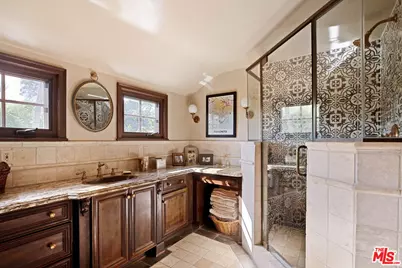 2556 Aberdeen Ave, Los Angeles, CA 90027 - Photo 38